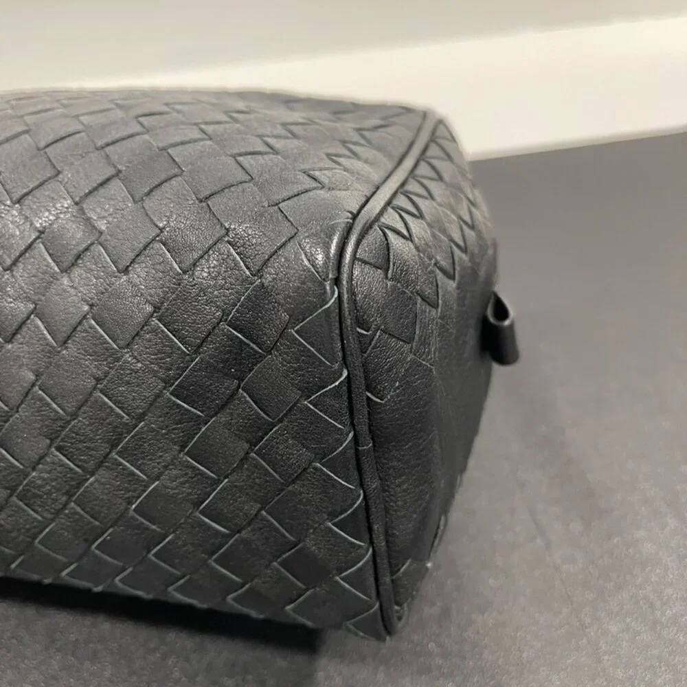 Bottega Veneta Unisex Dopp Kit/Weekend Bag Black (133130) - Picture 5 of 11